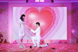 求婚现场吃瓜现场视频,剧情反转太精彩！